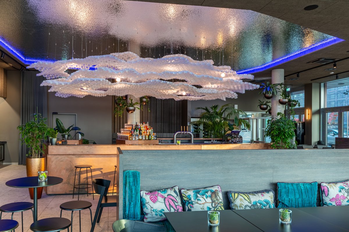 Echtmetalldekor in faszinierender Lavastruktur