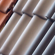 Nelskamp: Leuchtend naturrot oder gedämpft – für  moderne Landarchitektur und Denkmalschutz