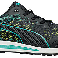 Sicherheitsschuhe mit einem grünen Herzen