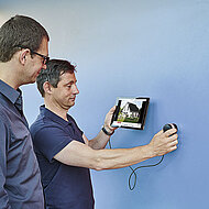 Neu: App und Farbtonmessgerät