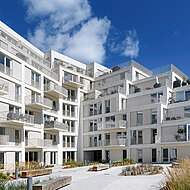 Komproment: Strahlendweiße Fassadenlösung