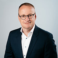 Tom DeKeyser zum CEO ernannt