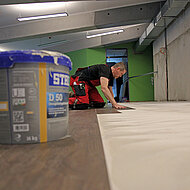 Schnell und effizient vom Fliesenboden zum Designbelag