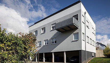 Angenehmes Innenklima dank Faserzement-Fassade 
