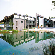 OSMO Holz und Color: Einmaliger Anstrich sorgt für dauerhaften Schutz