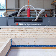 Besondere Einblastechnik für lose Holzfasern