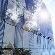 Natürliche Rauch- und Wärmeabzugsgeräte in der Fassade 