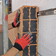 Neues Fassadenelement für die Sanierung 