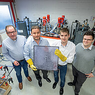 Kömmerling: Leichte und bruchfeste Verbundgläser mit »Liquid Composites«