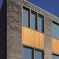 Tonality: Klinkerriemchen-Fassade setzt den Haken dran