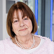 GEZE feiert seine langjährige Geschäftsführerin: Brigitte Vöster-Alber wird 80