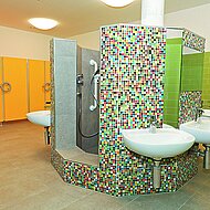 Geberit: Platzsparend und kinderfreundlich – die Waschtischrondelle in der Kita Champini