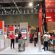 fischerwerke: Dach+Holz 2022: Positive Bilanz zum Messeauftritt