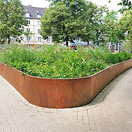 Richard Brink: Maßgefertigtes Hochbeet mit Mehrwert