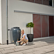 Schlanker Wandtank oder formschöne Amphore