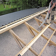 Lückenlos dämmen mit Cellulose im Einblasverfahren