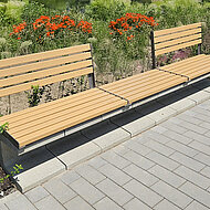 Vielseitiges Konstruktionsprofil aus WPC für den öffentlichen Raum