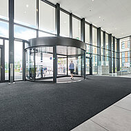 emco: Bahnen, Matten und Fliesen mit Reinigungsfunktion