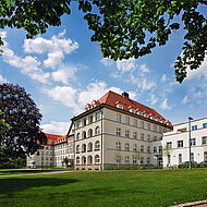 Kneer-Südfenster: Holz-Denkmalfenster verbinden Jugendstil mit Moderne