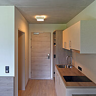 Hamberger Flooring: Designboden für das Personalhaus des Alpendomizils Neuhaus