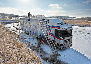 Gefahr durch Eisplatten: Enteisung sicher organisieren