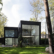 Zeitgen&ouml;ssische &raquo;H&uuml;tte im Wald&laquo;