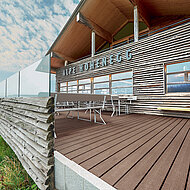 NATURinFORM: »Die Starke« für eine Terrasse mit atemberaubendem Bergblick