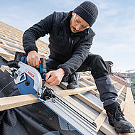 Erste Akku-Handkreissäge mit Kappschiene im Bosch-Portfolio