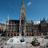 GUTJAHR: Neuer Belag für Zentrum der EM-Stadt München: perfekte Entwässerung durch Flächendrainage von Gutjahr