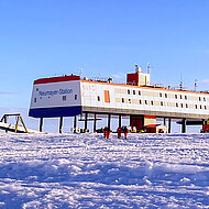 Buchele: Spezialtore für die Antarktis
