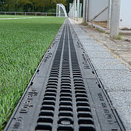 FSB 2019: Effektive Regenwasserbehandlung hält Mikroplastik von Kunstrasen zurück