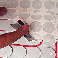 Knauf Integral: Smarter Bodenaufbau auf Holzbalkendecken