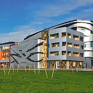 Novelis Deutschland: Brillante Fassade lässt Gymnastik-Palast in Minsk erstrahlen