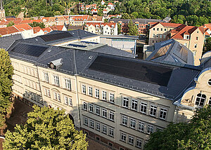 Mit neuer Deckart am Messestand