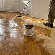 PALLMANN: Schnelle Verjüngungskur für alten Parkettboden 