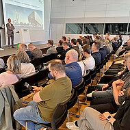 Holzfenster stehen bei Partner-Event im Fokus