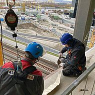 TEROSON: Dampfdichte Außenhaut dank selbstklebendem Spezialband