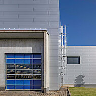 Dachsanierung mit Leichtbauelementen bei laufendem Betrieb