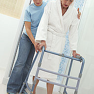 Beschichtung macht Duschwanne rutschfest und sicher