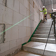 Exaktes Arbeiten auf lange Distanz