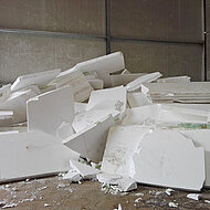IVH: »PolyStyreneLoop«-Anlage recycelt  EPS aus Abbrucharbeiten
