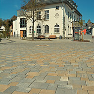 Hermann Meudt Betonsteinwerk: Hohe Anforderungen an neues Pflaster