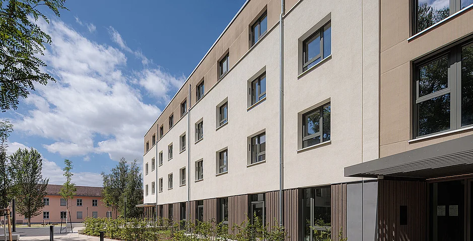 Feinstruktur in Alu-Optik