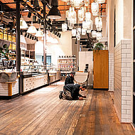 Parkettrenovierung mit Pinsel und viel Know-how 