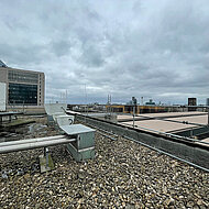 Absturzsicherung für Dacharbeiten am Fachgerichtszentrum Düsseldorf