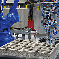 Bionischer Stein mit rein mineralischer Schaumfüllung