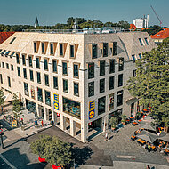 GIMA: Moderne Klinkerhülle sorgt für lebendiges Farbspiel