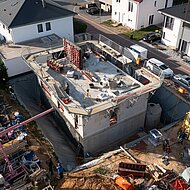 SCHOMBURG: Bauzeitverkürzung durch Spritztechnik