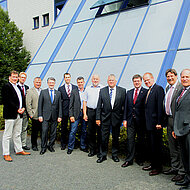 300000 Beschäftigte - 34 Mrd. € Umsatz - 58000 Betriebe