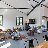 Caparol: Modernes Wohnen in der ehemaligen Autowerkstatt